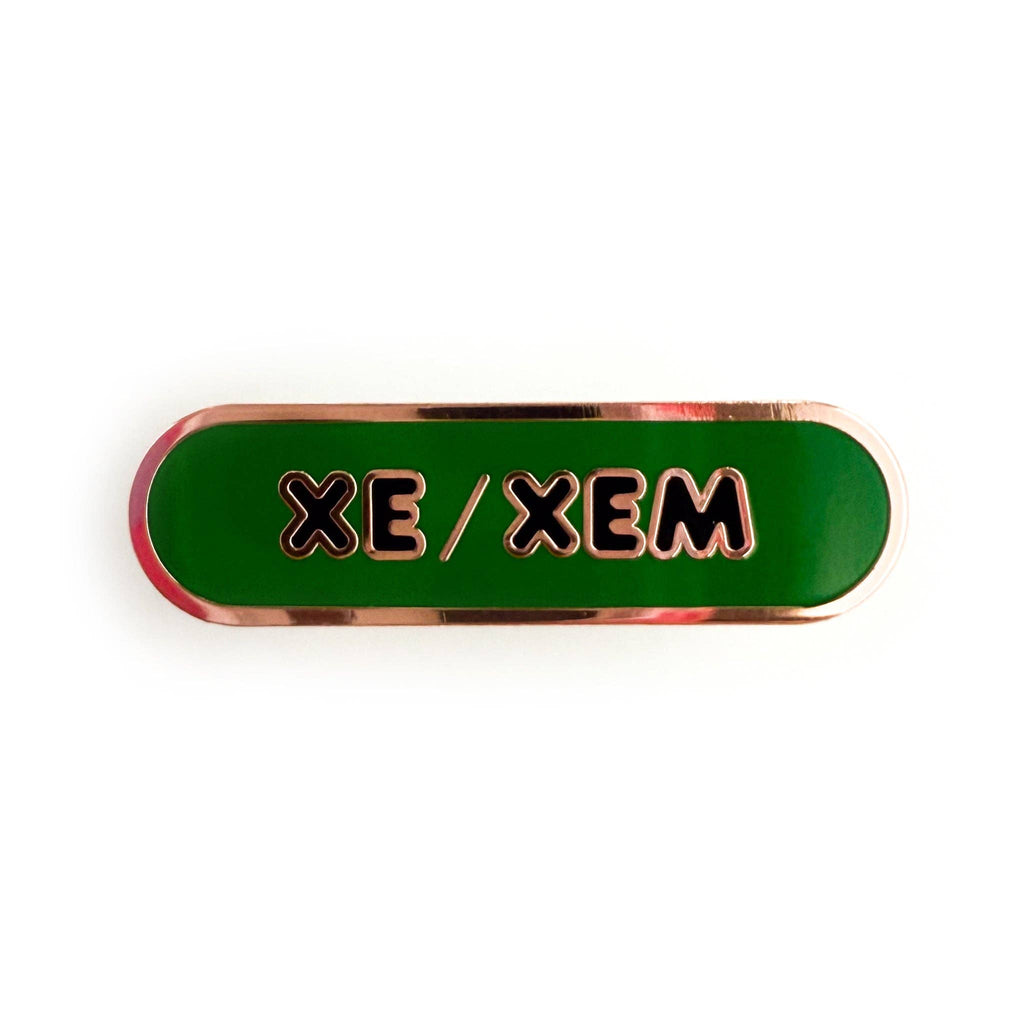 Xe/Xem Pronoun Plaque Enamel Pin