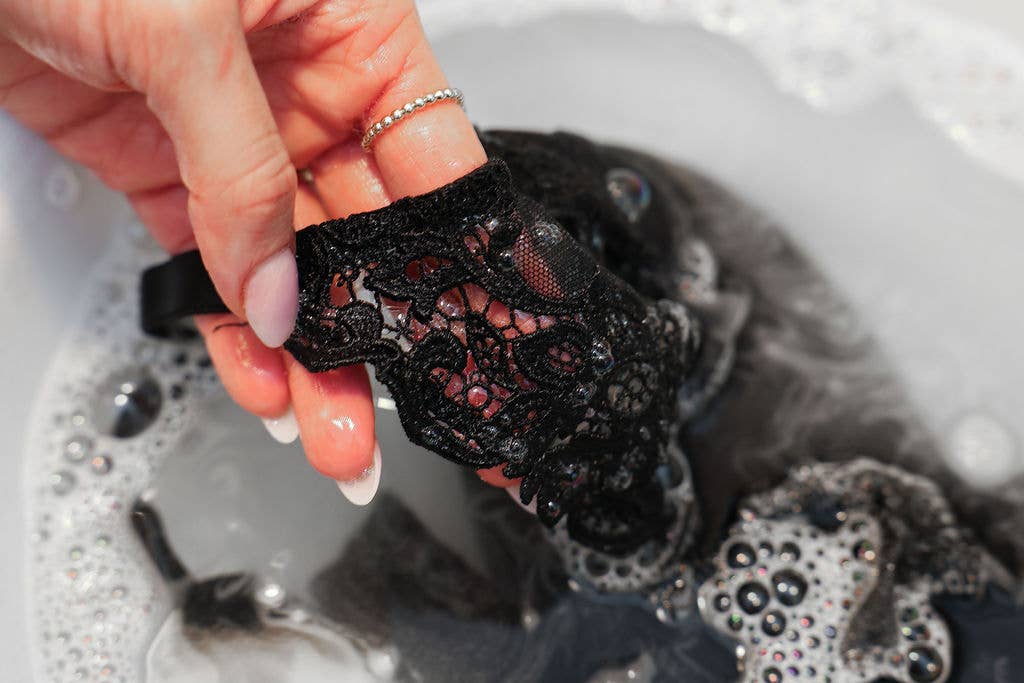 Delicate Wash for Wool, Silk & Luxury Fibres 100mL