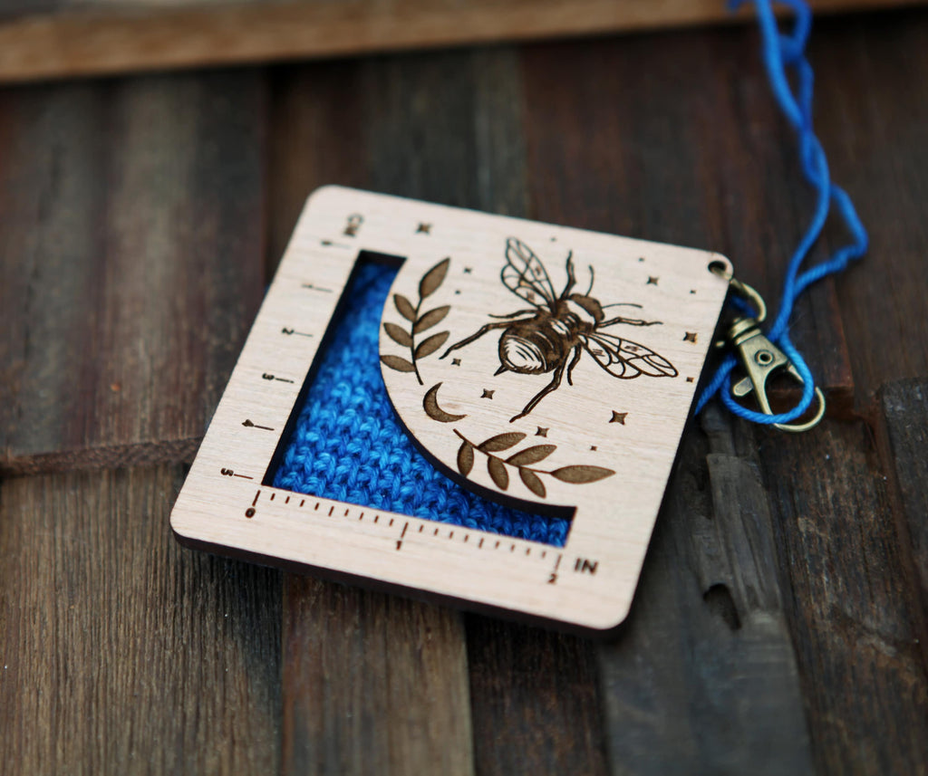 Bee, Stars & Moon Yarn Gauge Tool