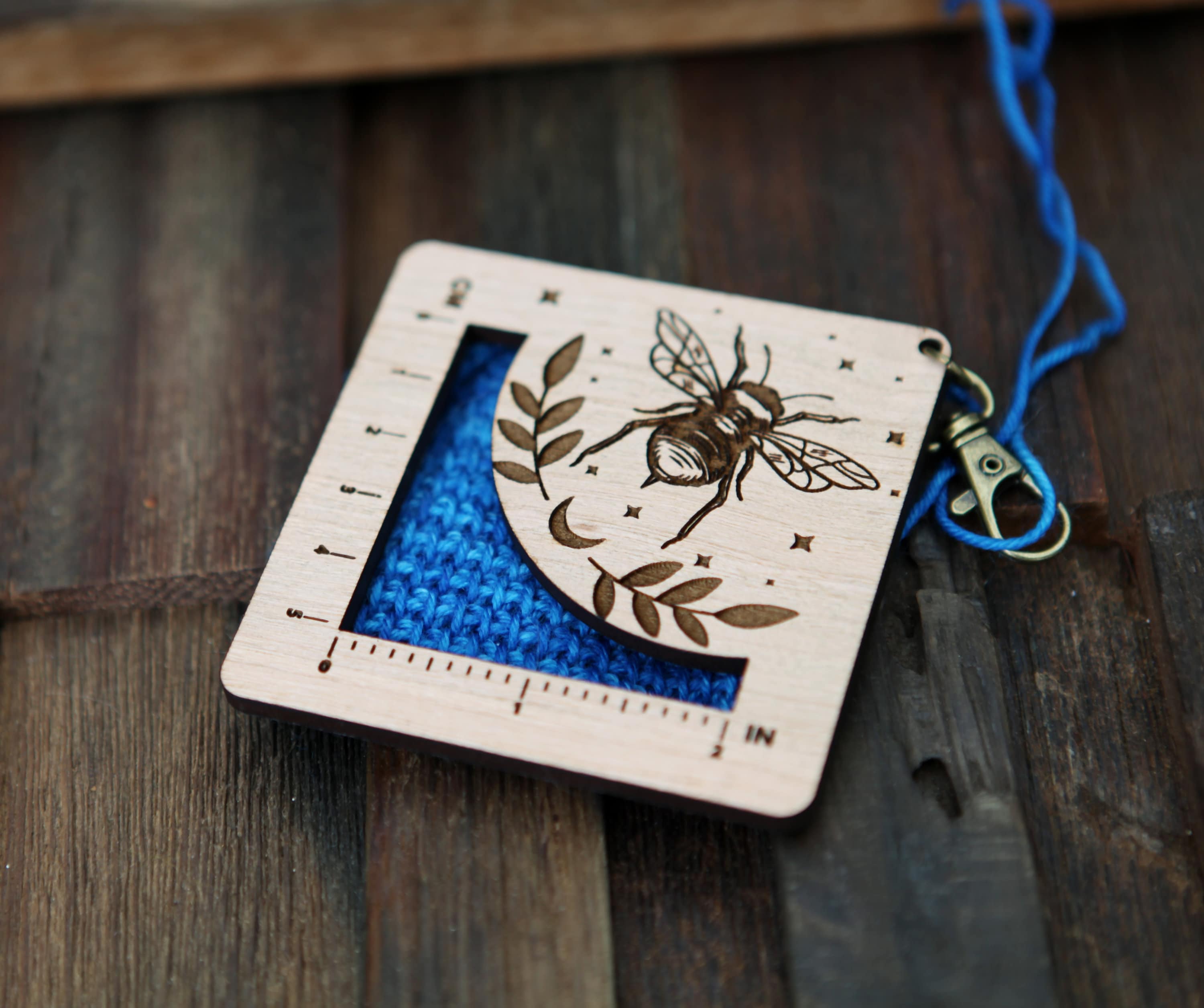 Bee, Stars & Moon Yarn Gauge Tool