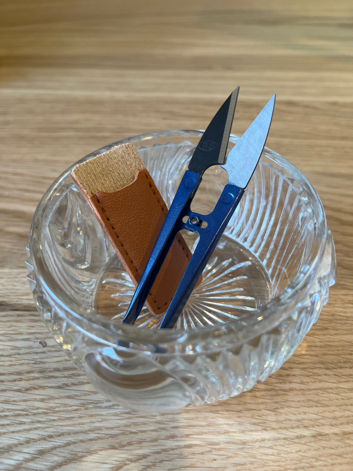 Hand Snippers with Sheath