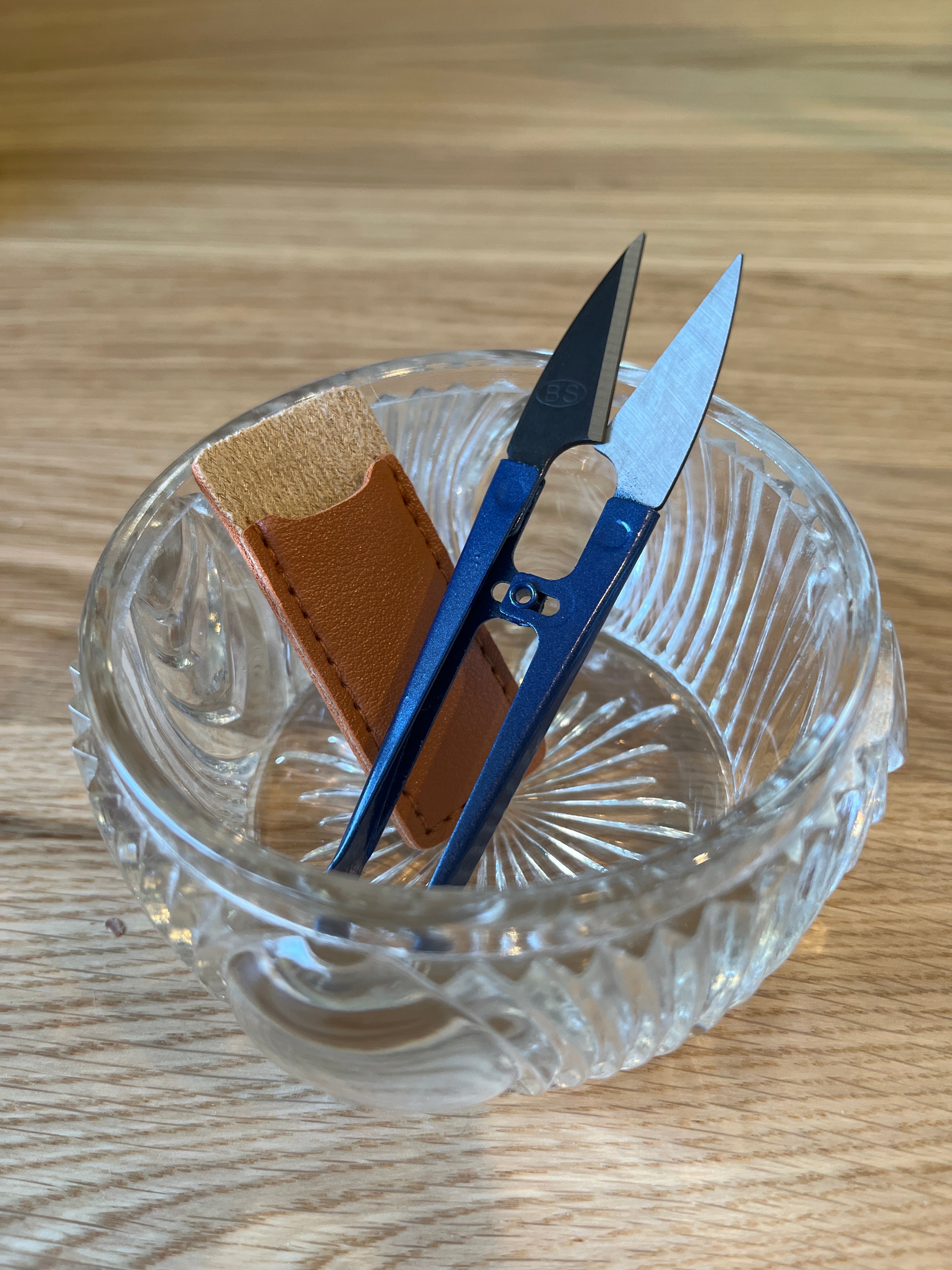 Hand Snippers with Sheath